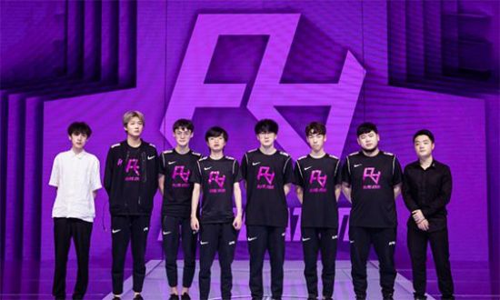 探索湖北电竞人才 Uzi 厂长 JKL 同场竞技